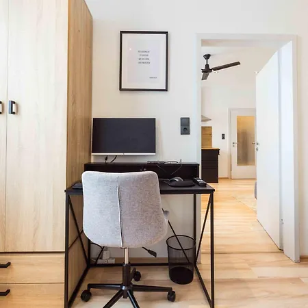 Schiller Im Zentrum Von Hof- Kueche- Parkplatz- 250mbit Wlan By Interhome *