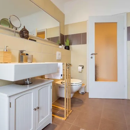 Schiller Im Zentrum Von Hof- Kueche- Parkplatz- 250mbit Wlan By Interhome Appartement