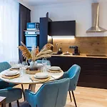 Schiller Im Zentrum Von Hof- Kueche- Parkplatz- 250mbit Wlan By Interhome Apartamento *